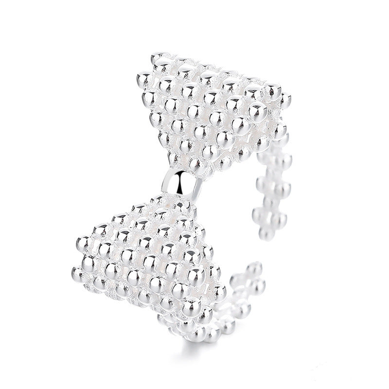 Ladies ring in playful bow design made of high-quality pearls Nin Boutique