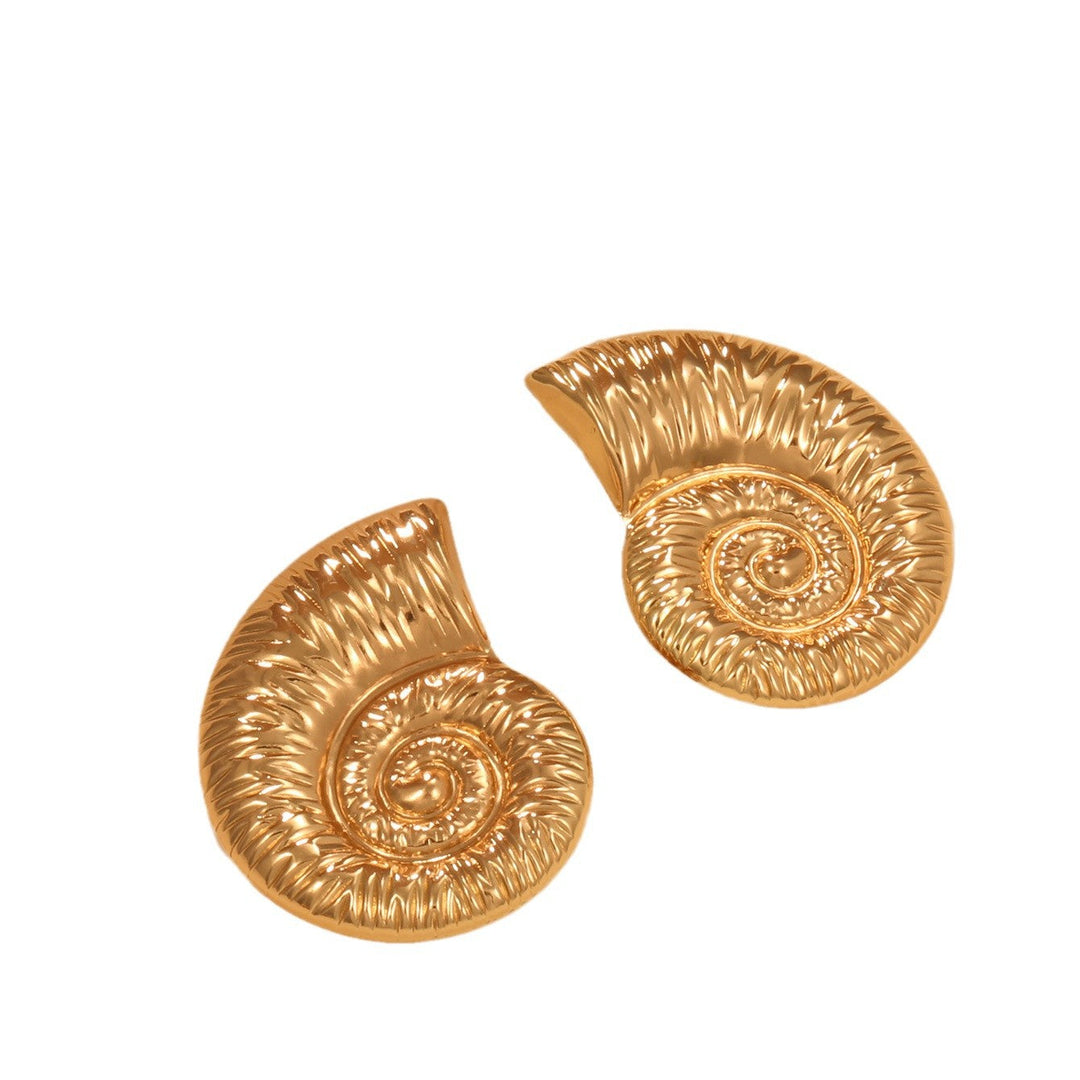 Ladies earrings in elegant shell design Nin Boutique