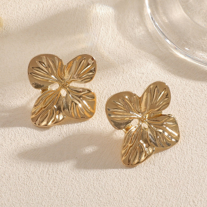 Women's earrings in floral leaf design Nin Boutique