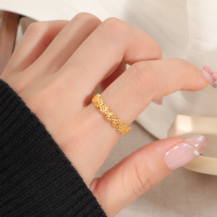 Ladies Ring with Curved Design Nin Boutique