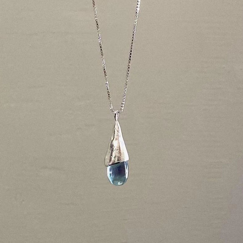 Ladies Beautiful Teardrop Necklace with Artistic Pendant Nin Boutique