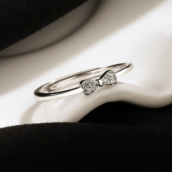 Women's ring with delicate bow motif and dazzling zirconia embellishment Nin Boutique