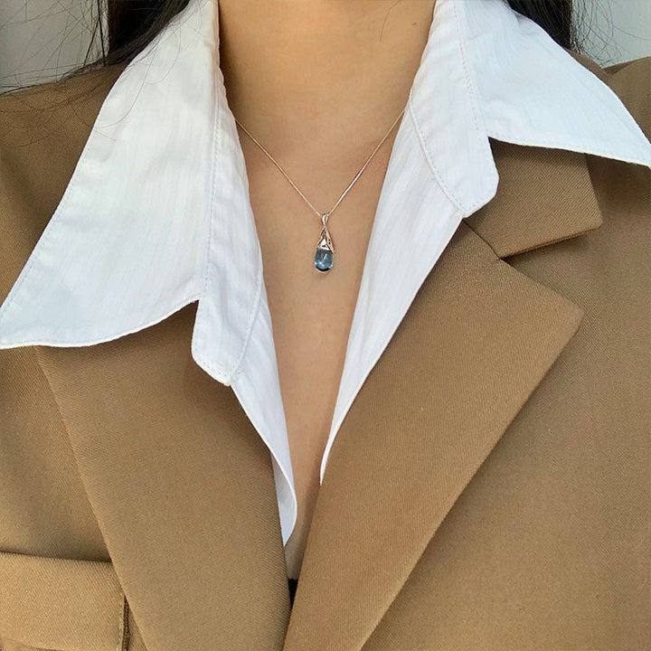 Ladies Beautiful Teardrop Necklace with Artistic Pendant Nin Boutique