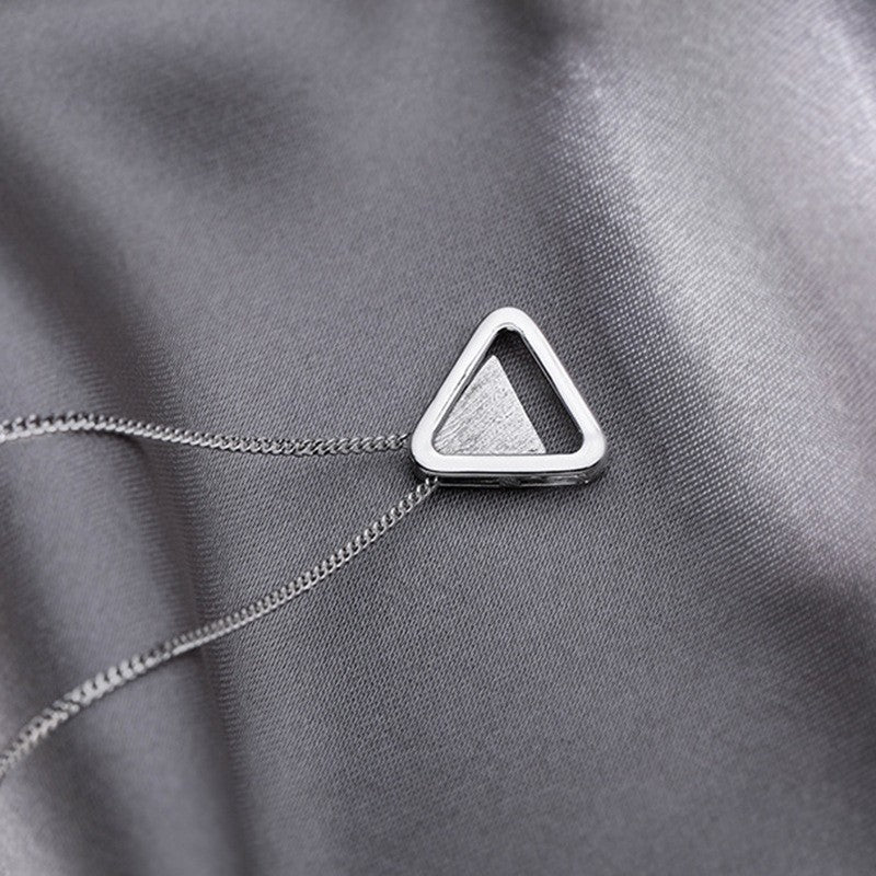 Women's necklace with geometric triangle pendant made of high-quality stainless steel Nin Boutique