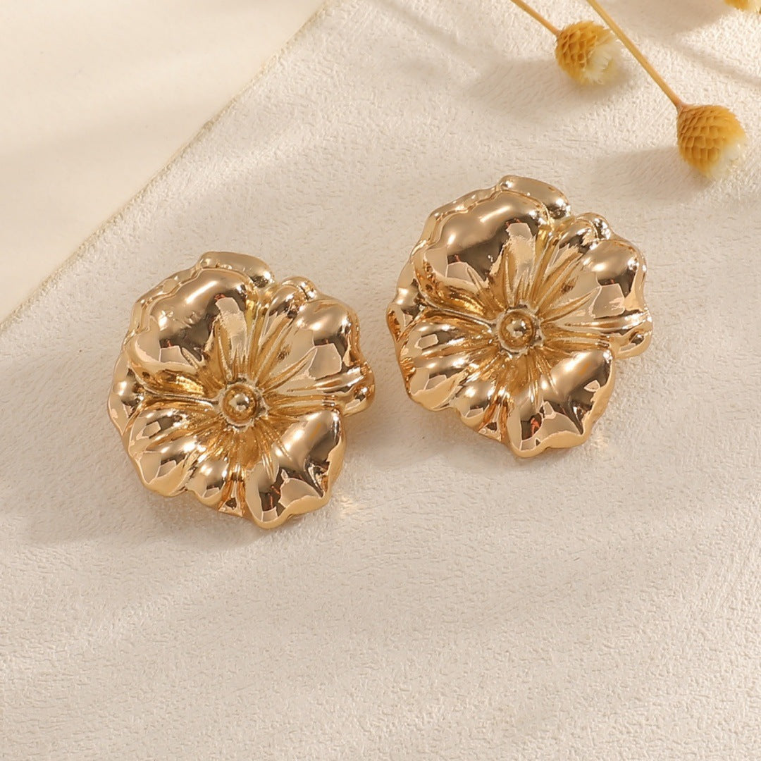 Women's earrings with artistic flower design Nin Boutique