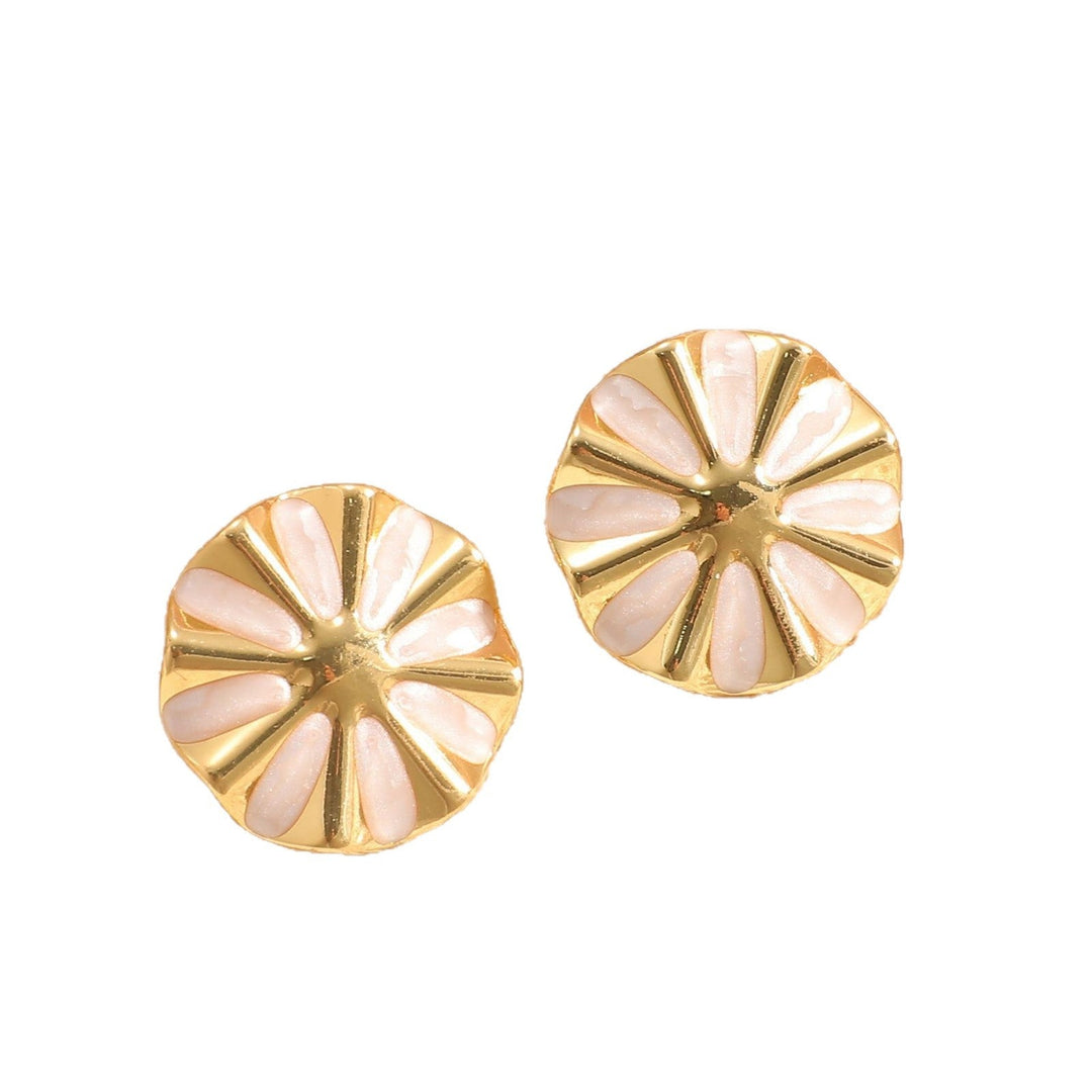 Women's Earrings with Artistic Flower Design Nin Boutique