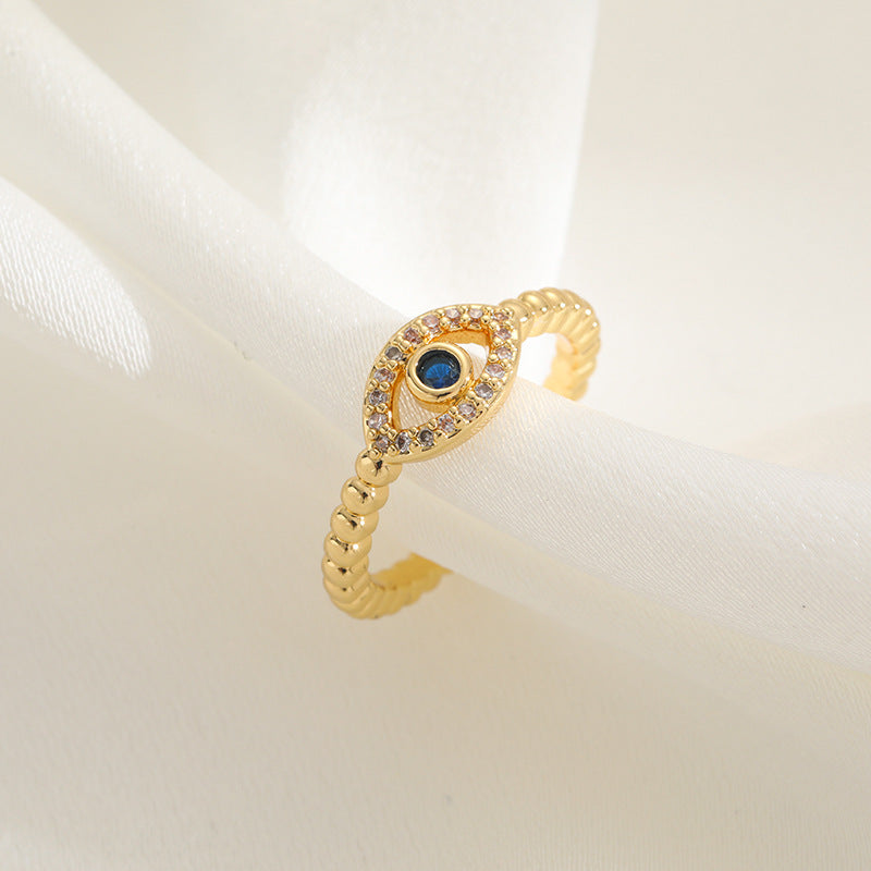Ladies Ring with elegant eye stone application Nin Boutique