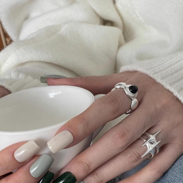 Women's ring with modern geometric design and elegant surface finish Nin Boutique