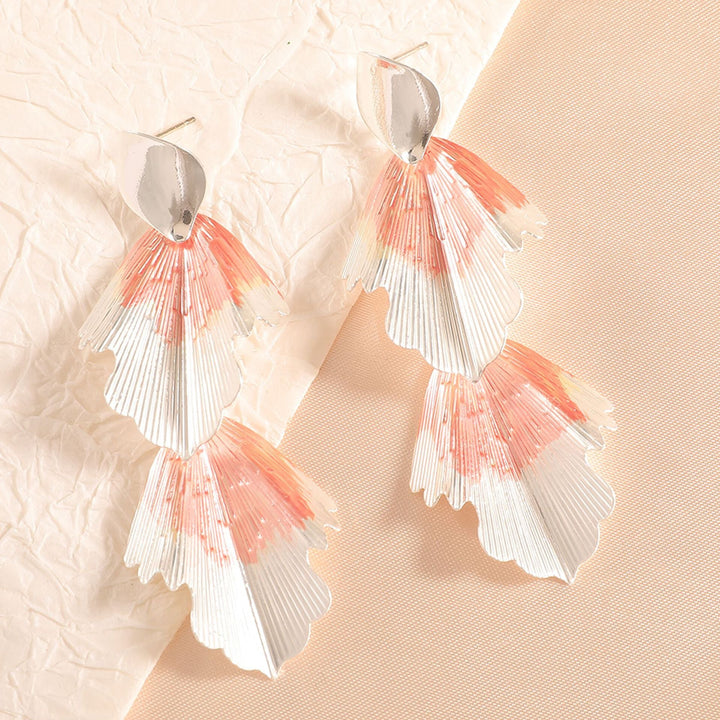 Ladies' earrings in floral design made of high-quality metal Nin Boutique