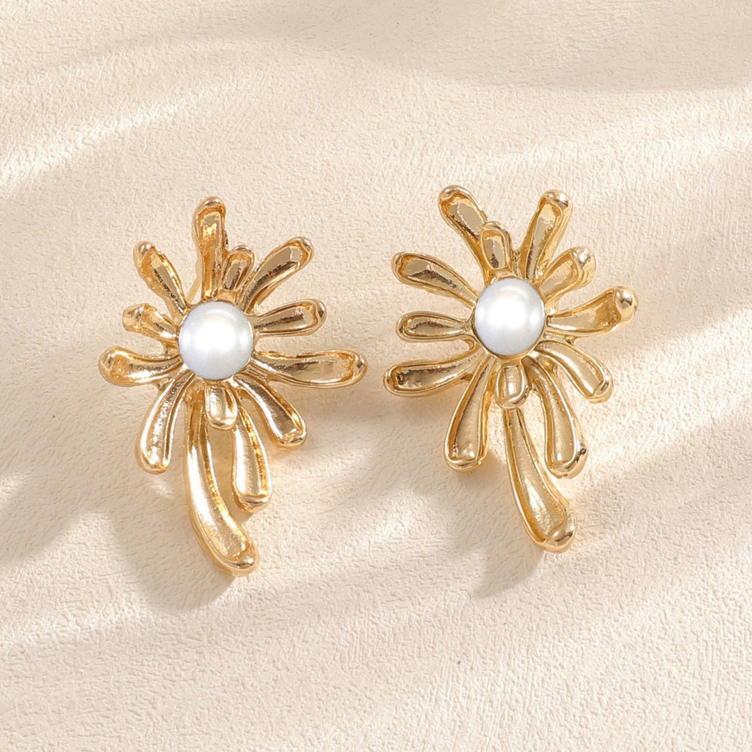 Women's earrings with floral accents and artistic pearl embellishments Nin Boutique