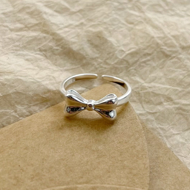 Women's ring with playful bow motif made of high-quality stainless steel Nin Boutique