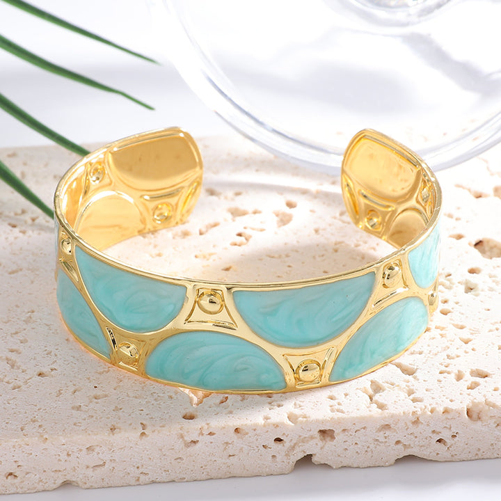 Ladies' bracelet with intricate design Nin Boutique