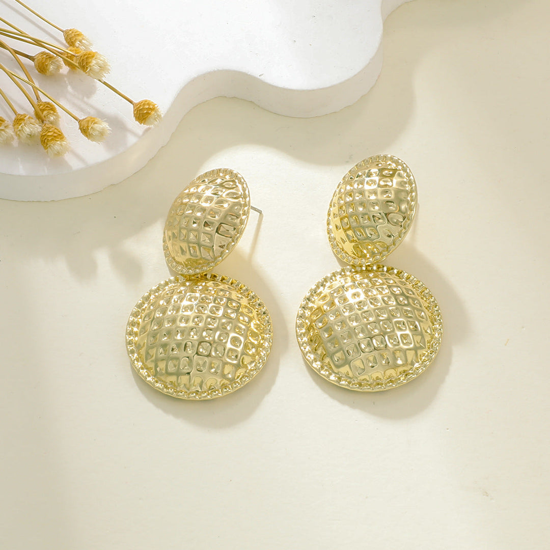 Ladies earrings in elegant relief design Nin Boutique