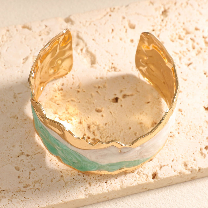 Women Open Bangle with Artistic Snake Motif Nin Boutique
