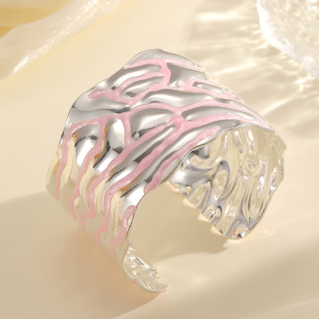 Women's Open Bangle with Artistic Wave Pattern Nin Boutique