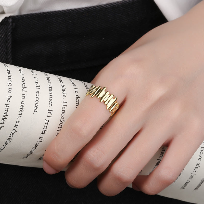 Women’s Ring with modern layered design Nin Boutique