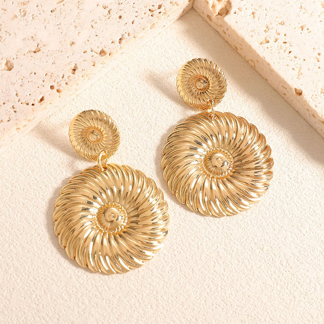 Women's Pearl and Metal Design Earrings Nin Boutique