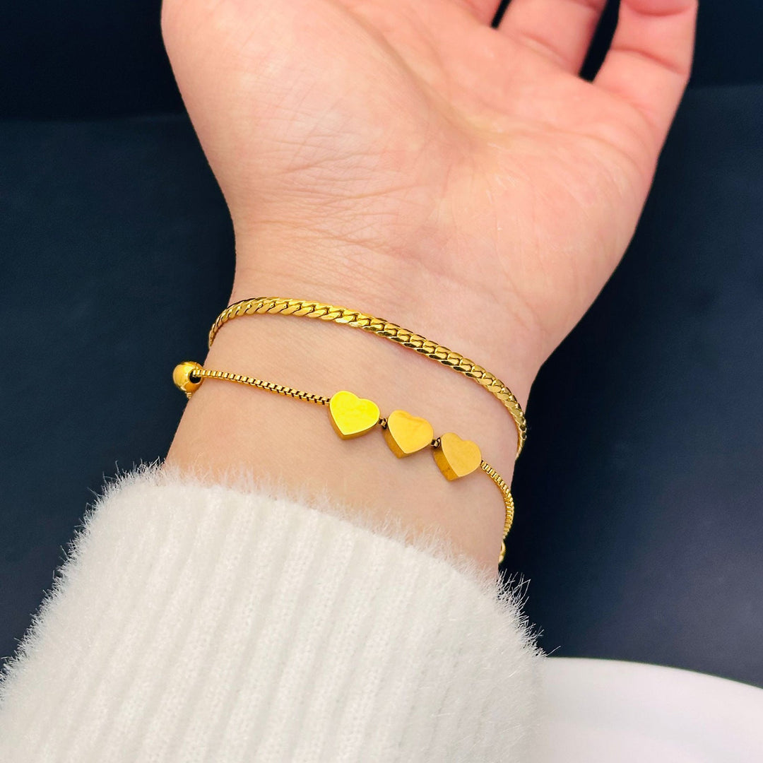 Ladies ankle bracelet with playful heart design and elegant chain style Nin Boutique