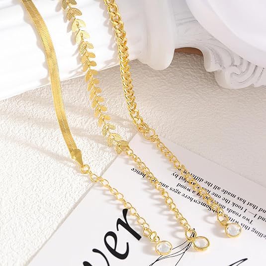 Ladies ankle bracelet with sparkling gold-colored beads and elegant design Nin Boutique
