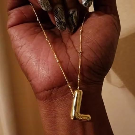 Women's necklace with a curved minimalist pendant and high-quality link chain Nin Boutique