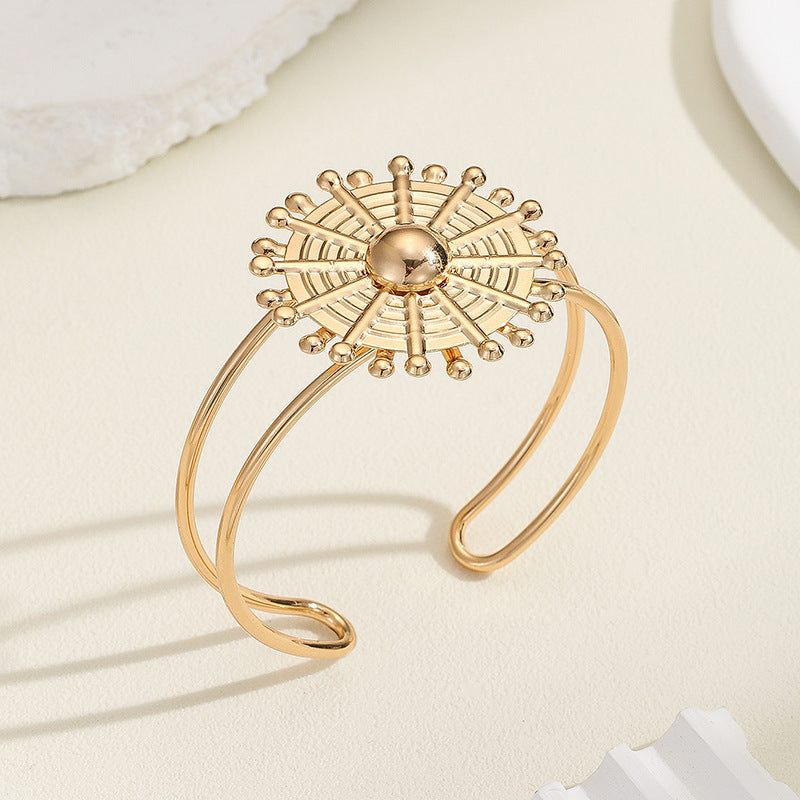 Women's Bracelet with Artistic Flower Design Nin Boutique