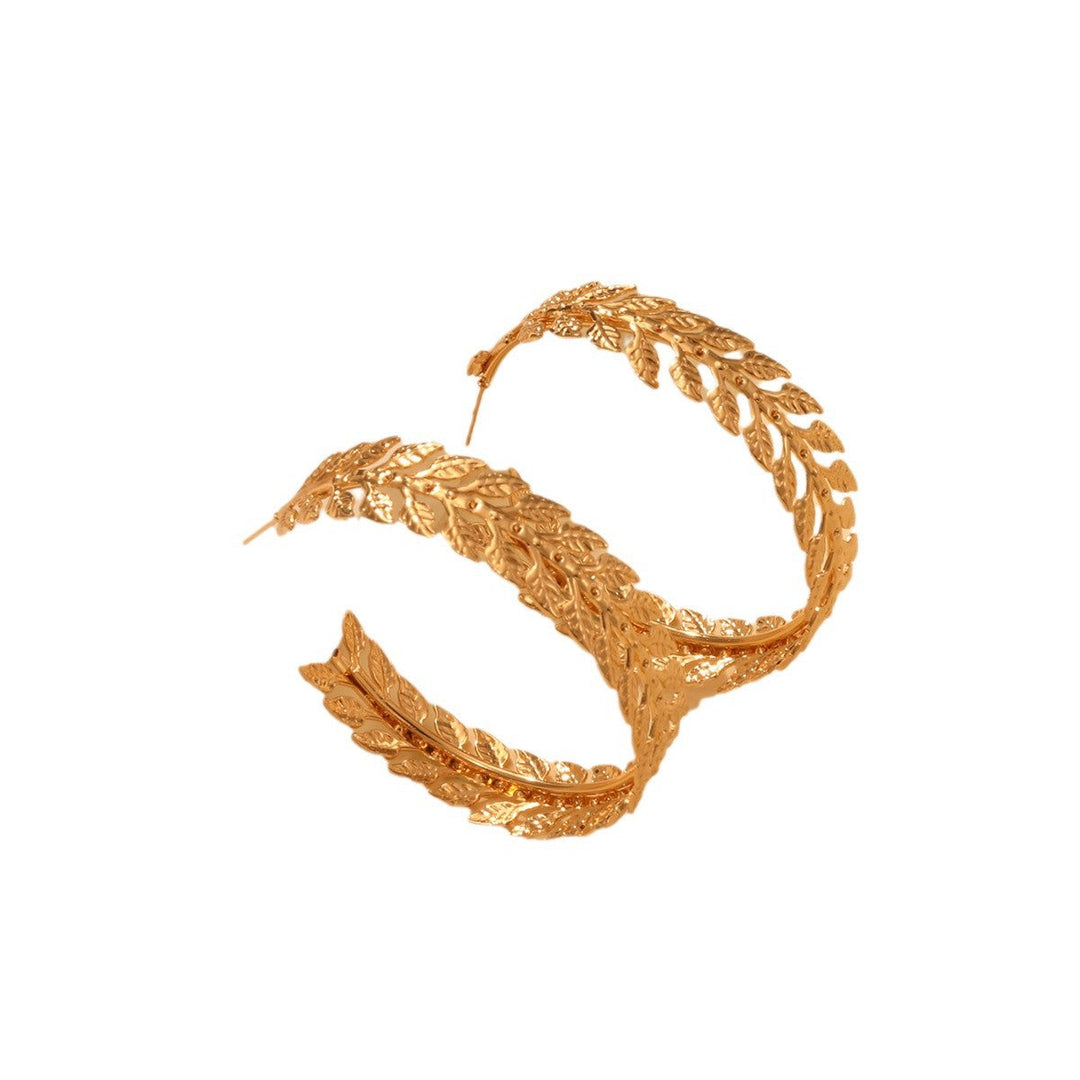 Women's earrings in unique, curved design Nin Boutique