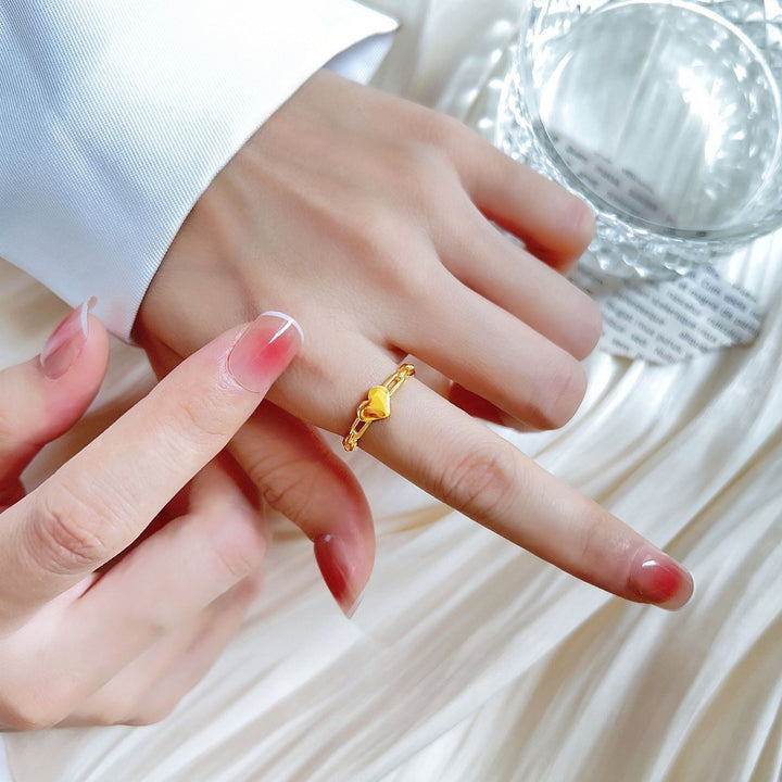Ladies delicate ring design with heart motifs Nin Boutique