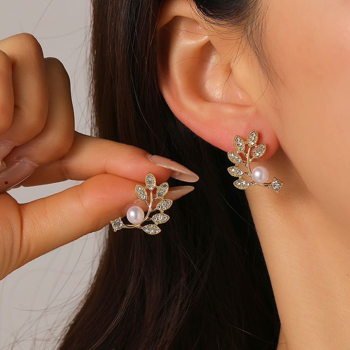 Women's earrings with elegant pearl and zirconia design Nin Boutique