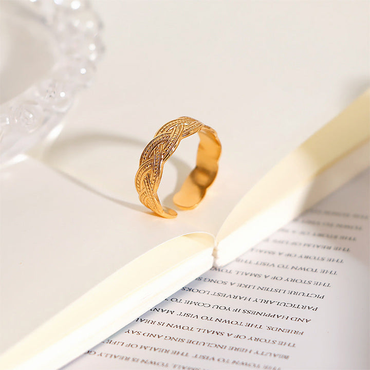 Ladies Ring in elegant crocodile design Nin Boutique