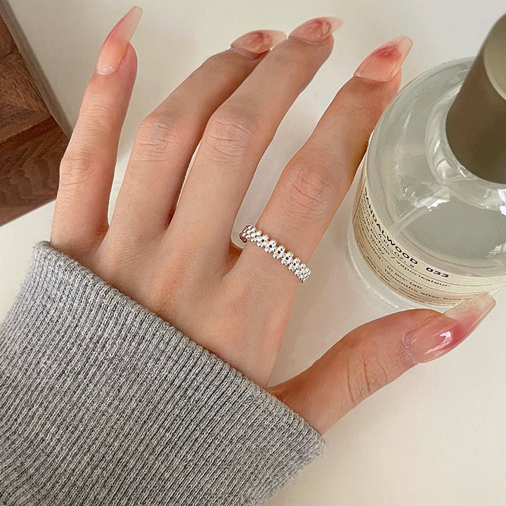 Women’s ring with playful pearl pattern Nin Boutique
