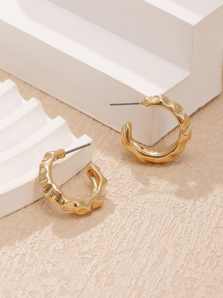 Women's earrings with modern wave design Nin Boutique