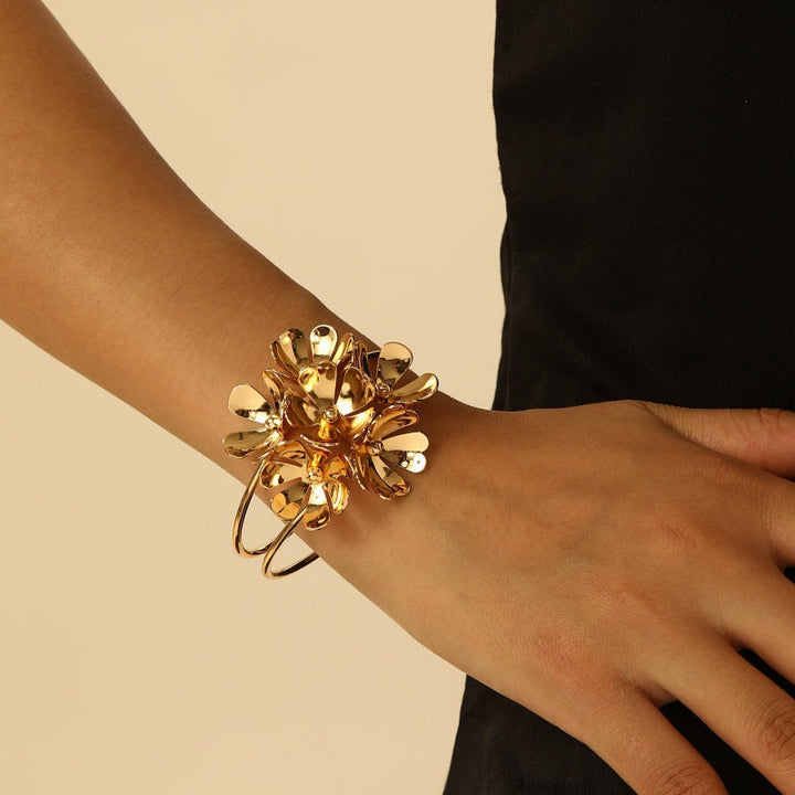 Women's Open Cuff Bracelet with Elegant Curved Design Nin Boutique