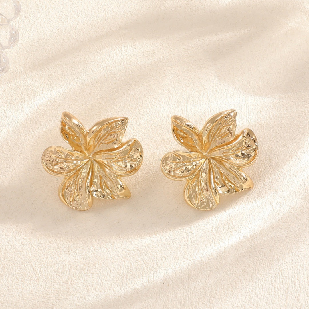 Ladies earrings in artistic petal design Nin Boutique