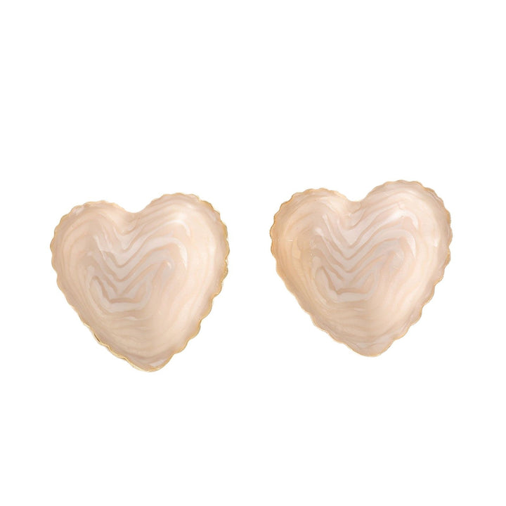 Women’s stud earrings with intricate heart design made of high-quality epoxy resin Nin Boutique