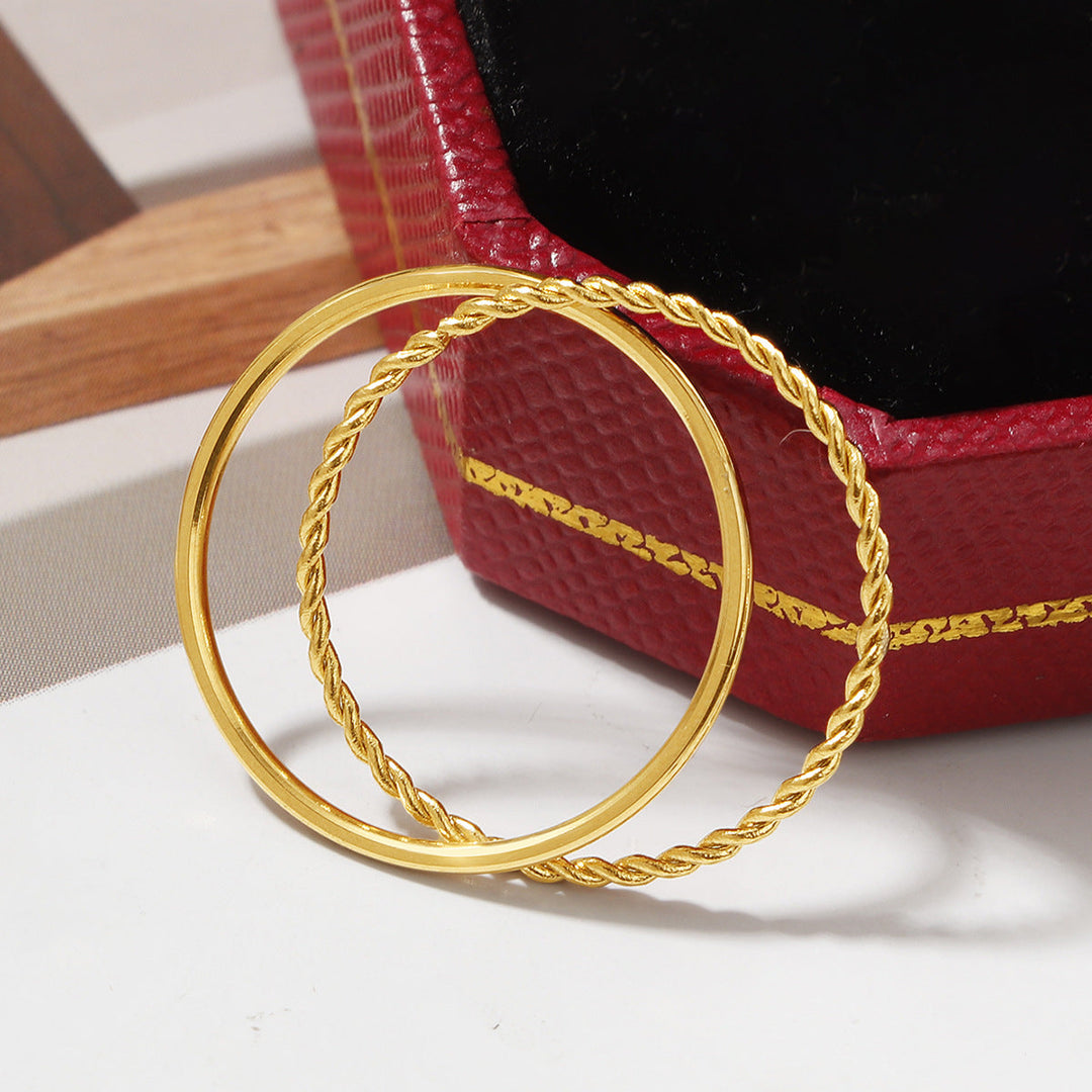 Ladies Ring with elegant curved design Nin Boutique