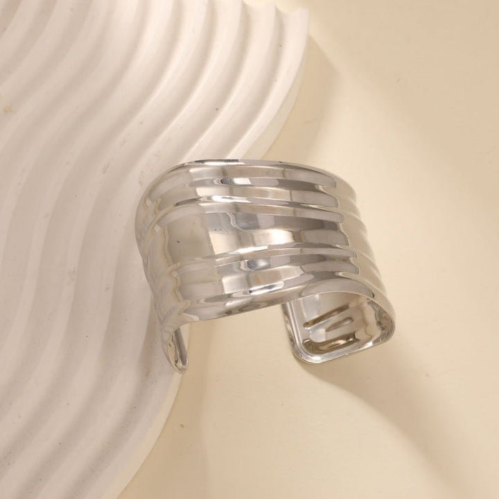 Women Open Bangle with High-Quality Structure and Shiny Surface Nin Boutique
