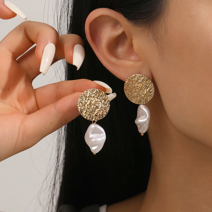 Women earrings with elegant butterfly pendant Nin Boutique