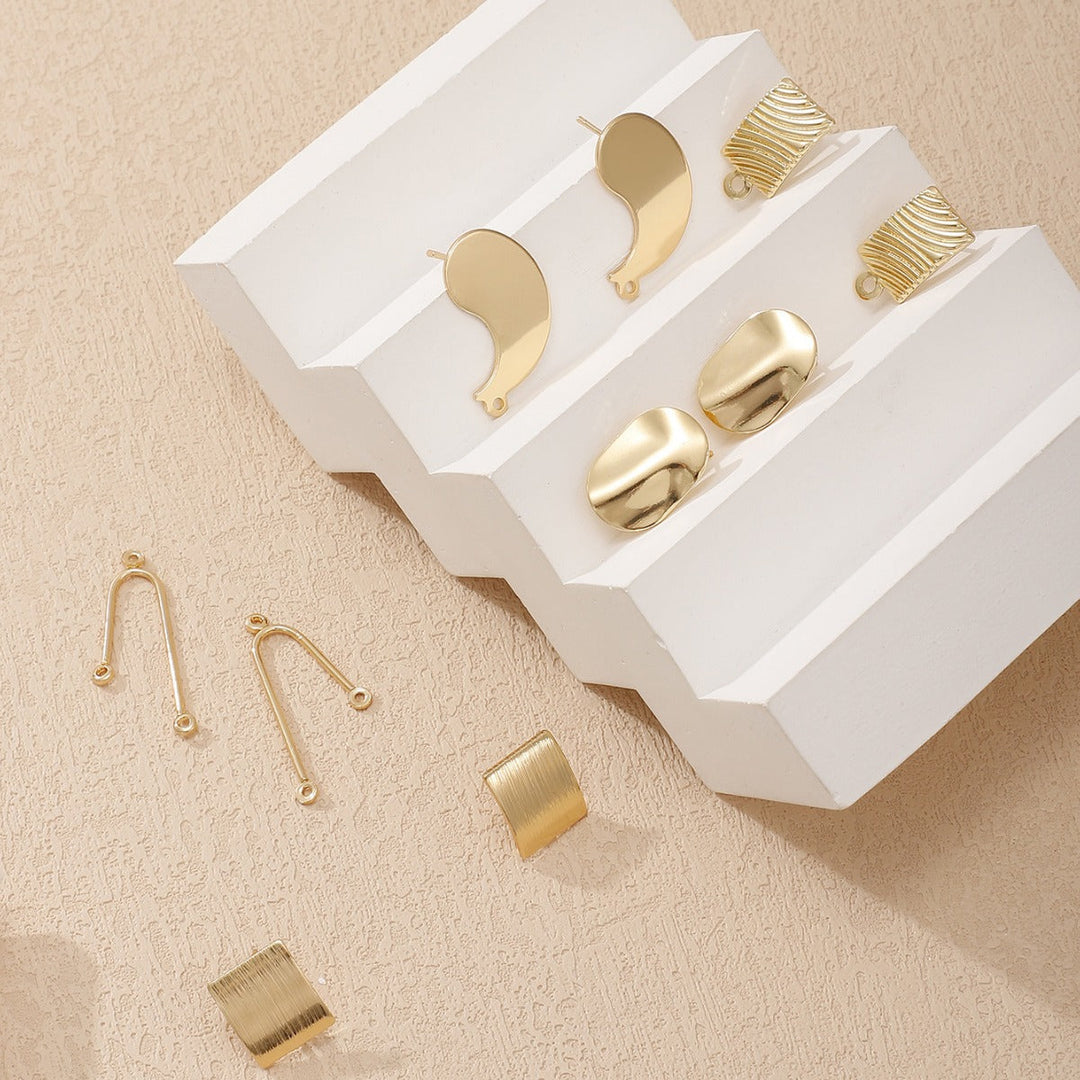 Women's earrings in modern minimalism Nin Boutique