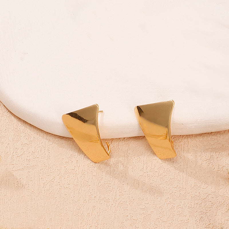 Women's earrings with modern, geometric triangle design Nin Boutique