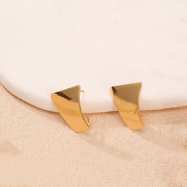 Women's earrings with modern, geometric triangle design Nin Boutique