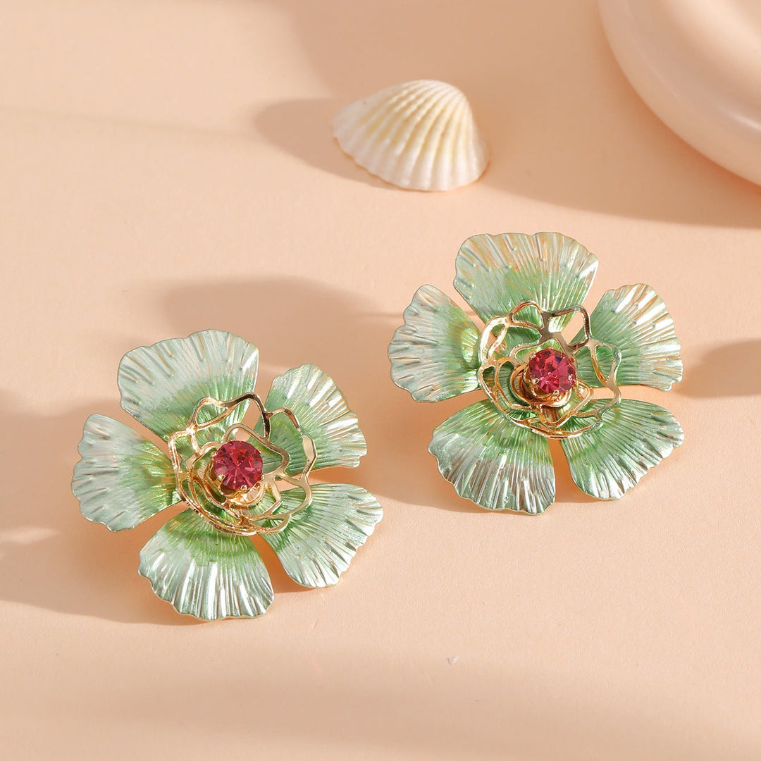 Ladies stud earrings in an artistic flower design Nin Boutique