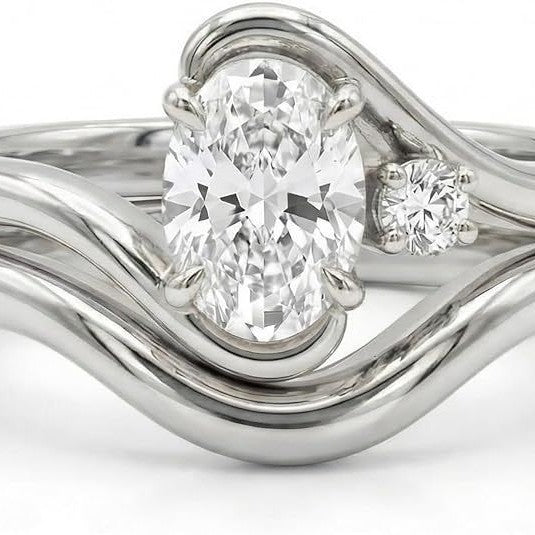 Ladies engagement ring with elegantly curved design and sparkling zirconia Nin Boutique