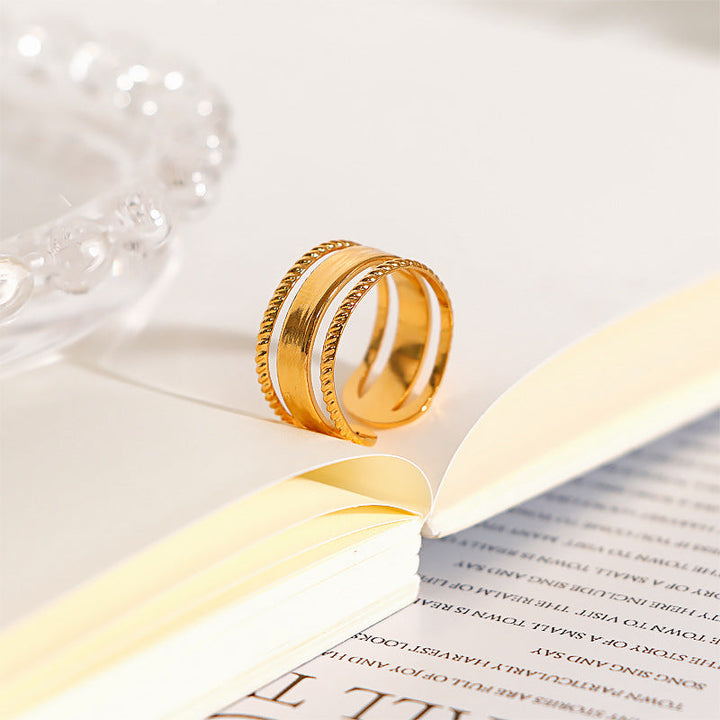 Ladies Ring in elegant crocodile design Nin Boutique