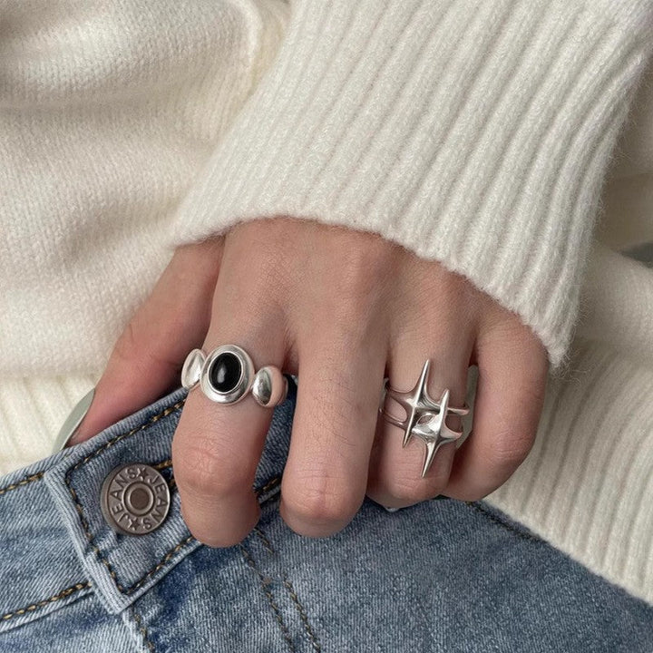 Women's ring with modern geometric design and elegant surface finish Nin Boutique