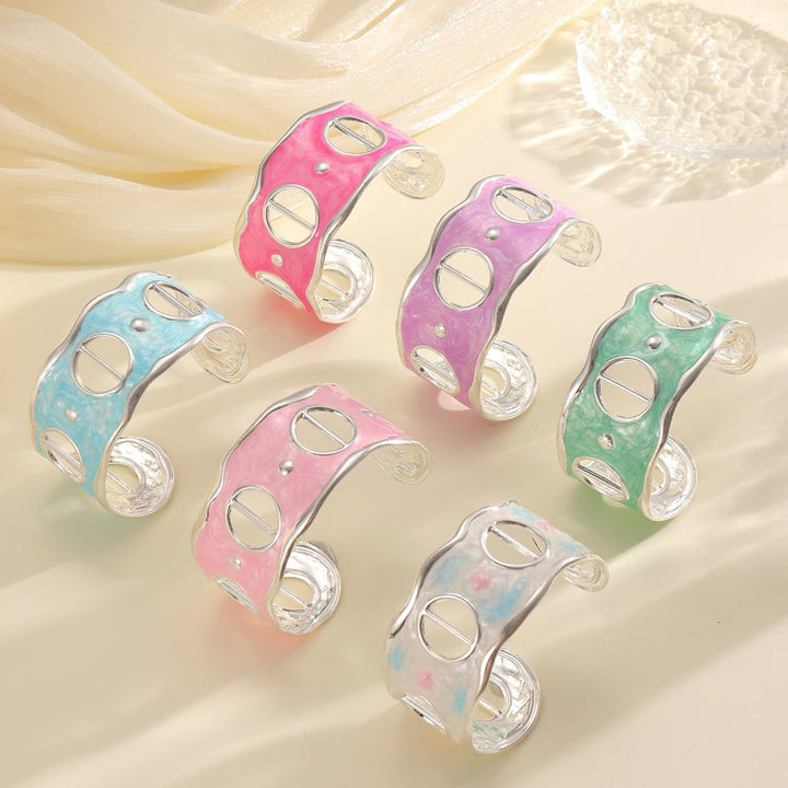 Ladies Open Bangle with Modern, Transparent Design Nin Boutique
