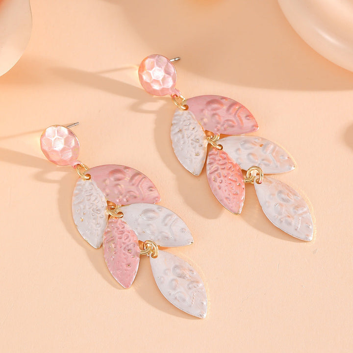 Ladies' earrings in floral design made of high-quality metal Nin Boutique