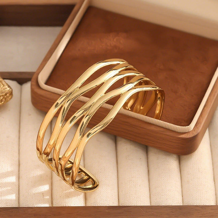 Women's Open Bangle with Elegant, Curved Design Nin Boutique 1784077121