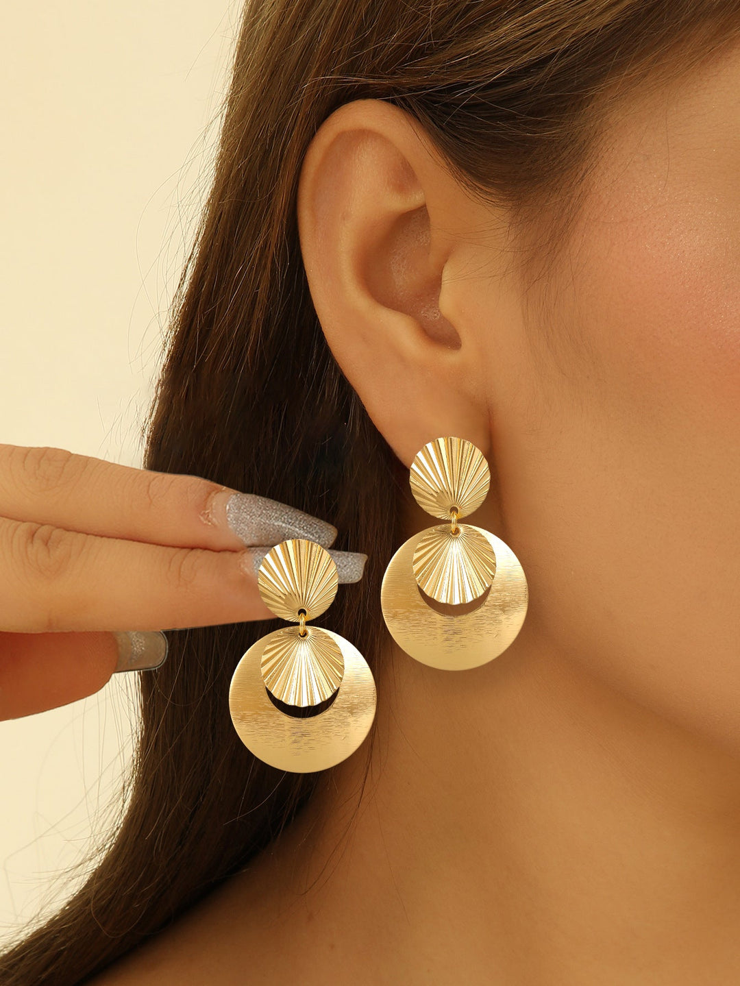 Women's earrings in a modern, geometric design Nin Boutique
