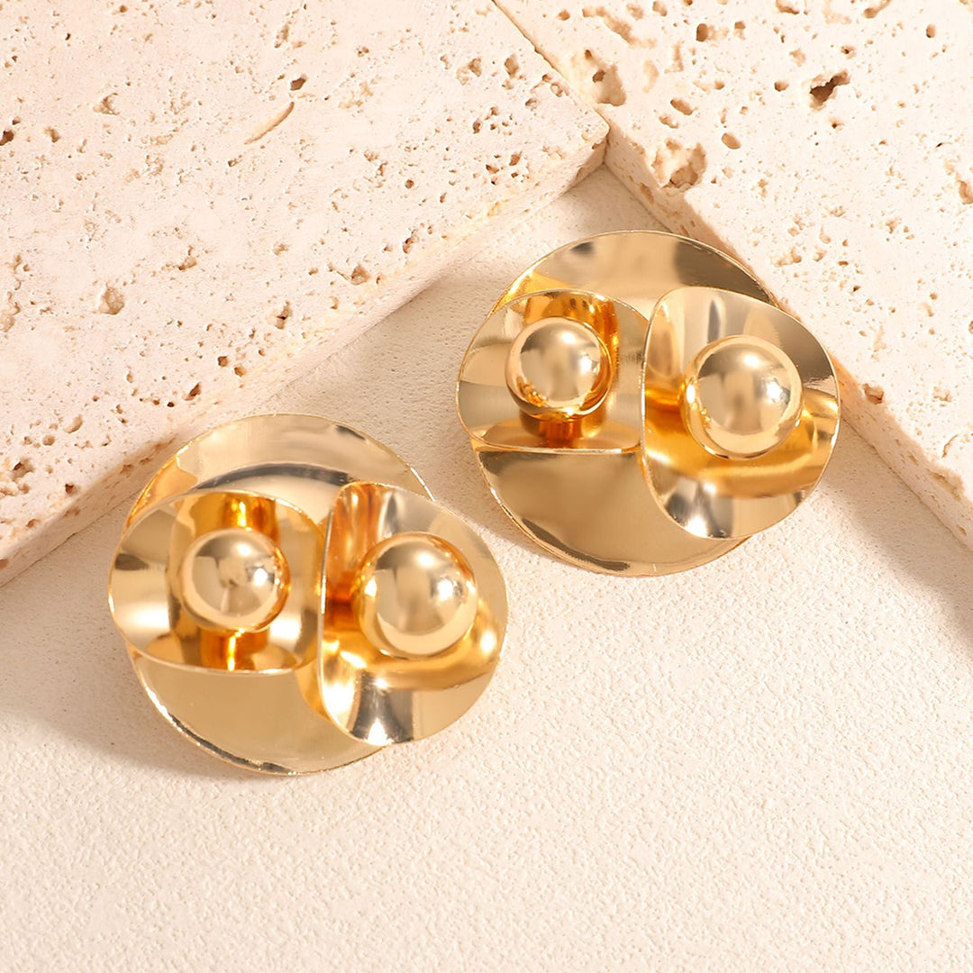 Women's Pearl and Metal Design Earrings Nin Boutique