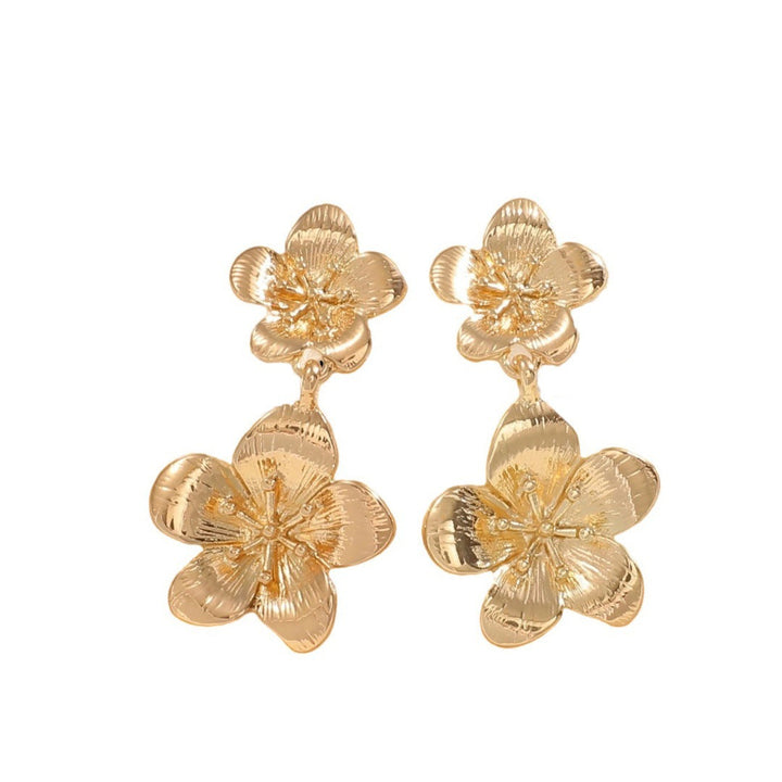 Ladies earrings in elegant flower design Nin Boutique